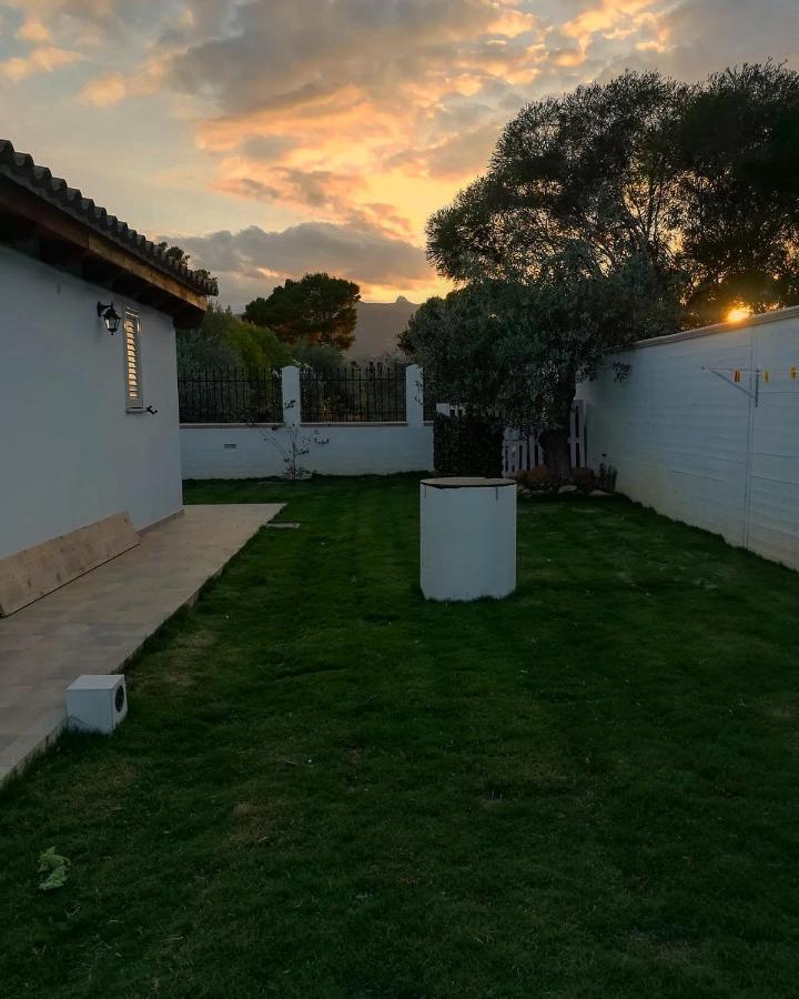 La Casa Dell Olivo Vila Castiadas Exterior foto